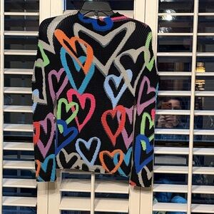 Vibrant Heart Pattern Women's Crew Neck Top